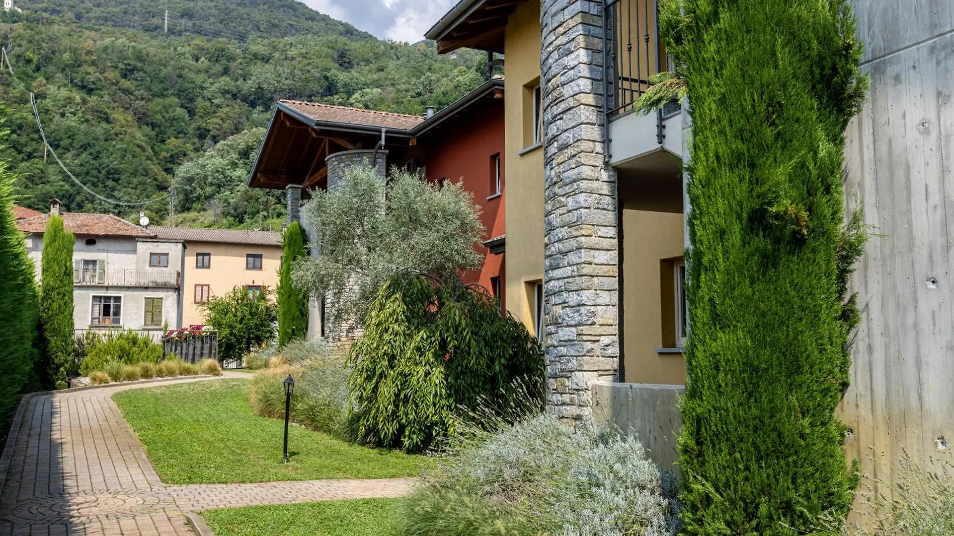 ** Aparthotel Spluga 